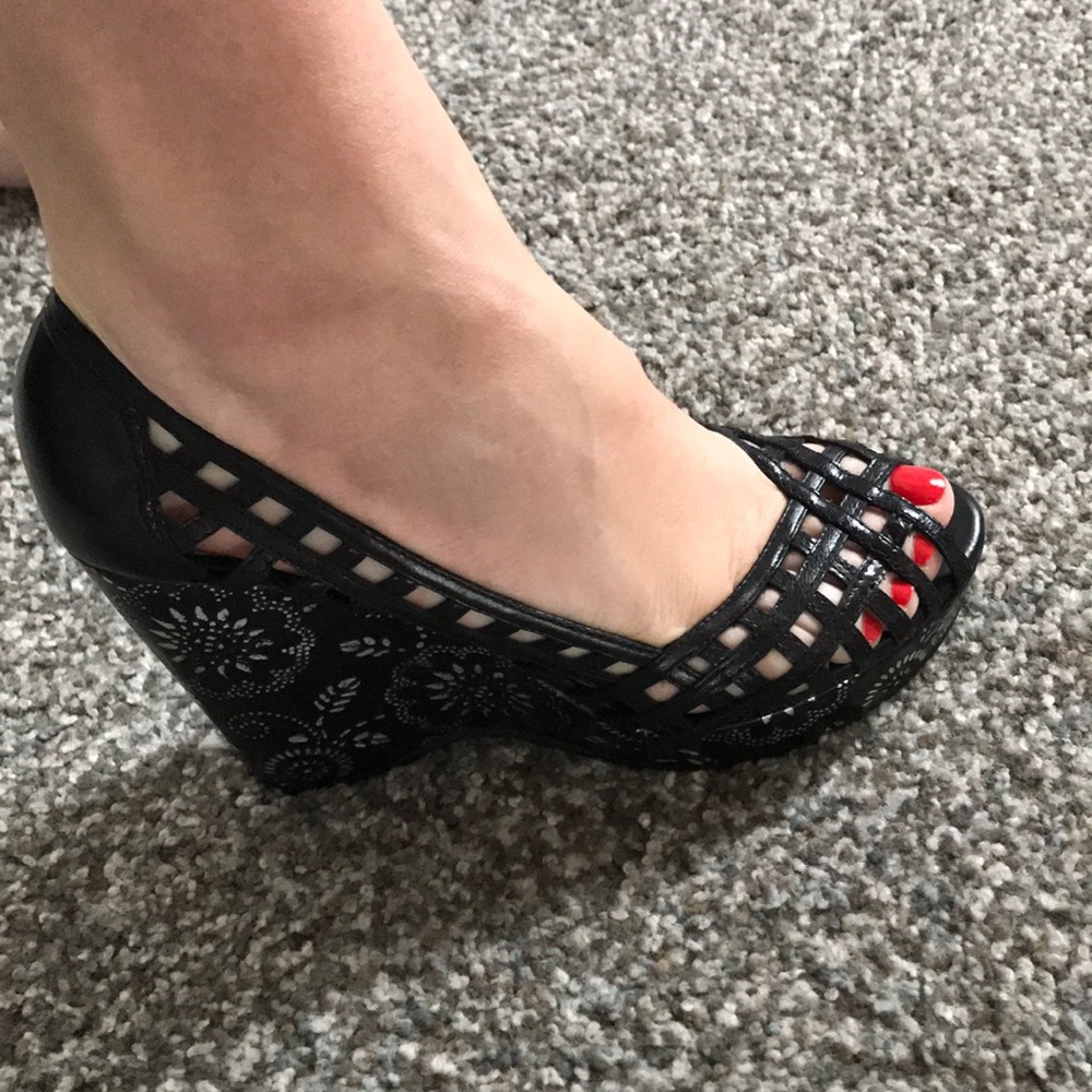 BCBG Wedges